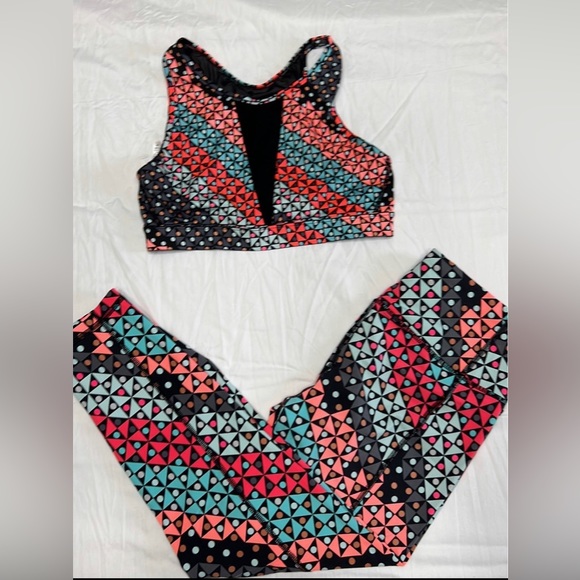 VSX sports bra & leggings - Picture 1 of 3